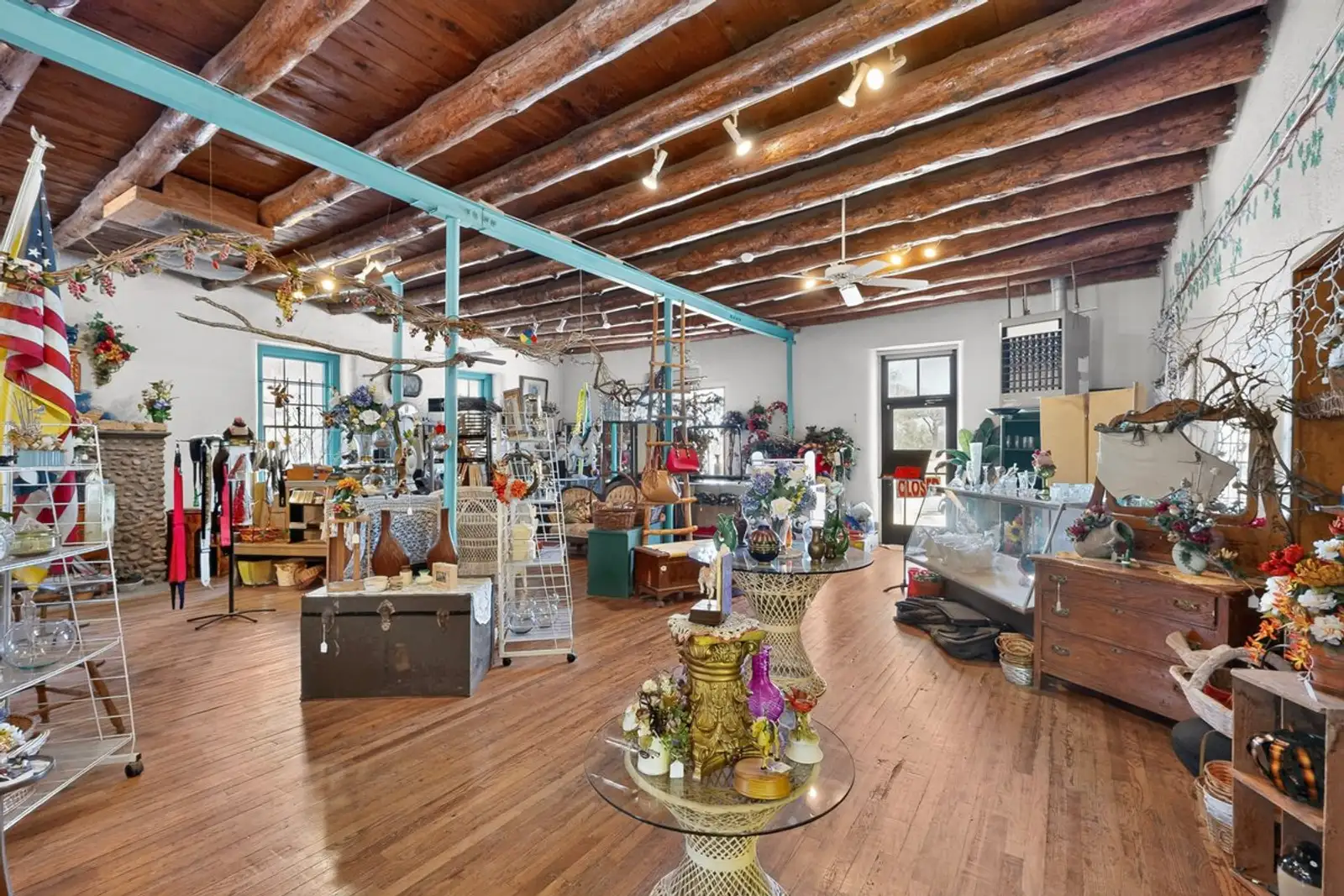 315 W Reinken Ave image 2