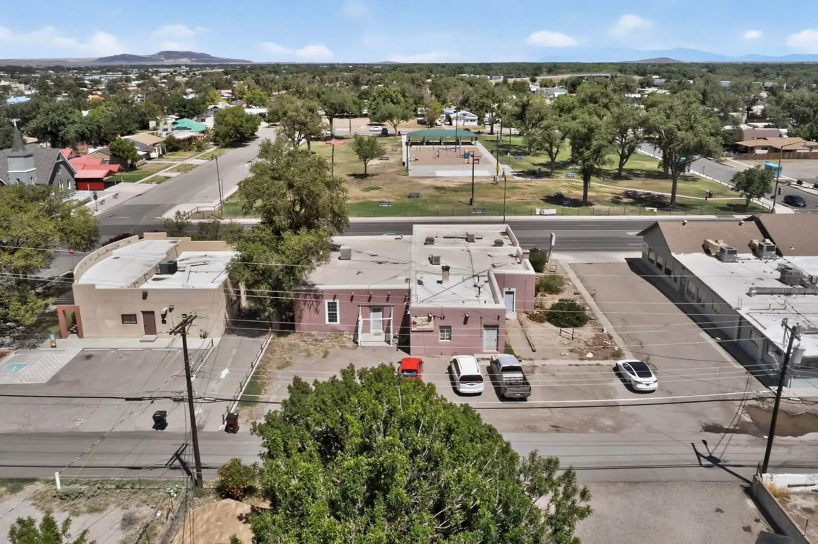 315 W Reinken Ave image 22