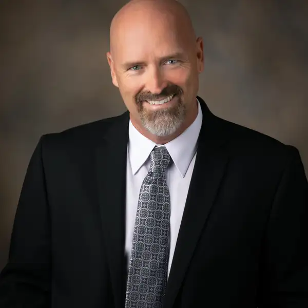 Broker Photo