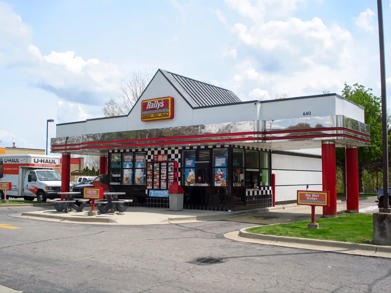 640 Lansing St, Charlotte, MI image 2