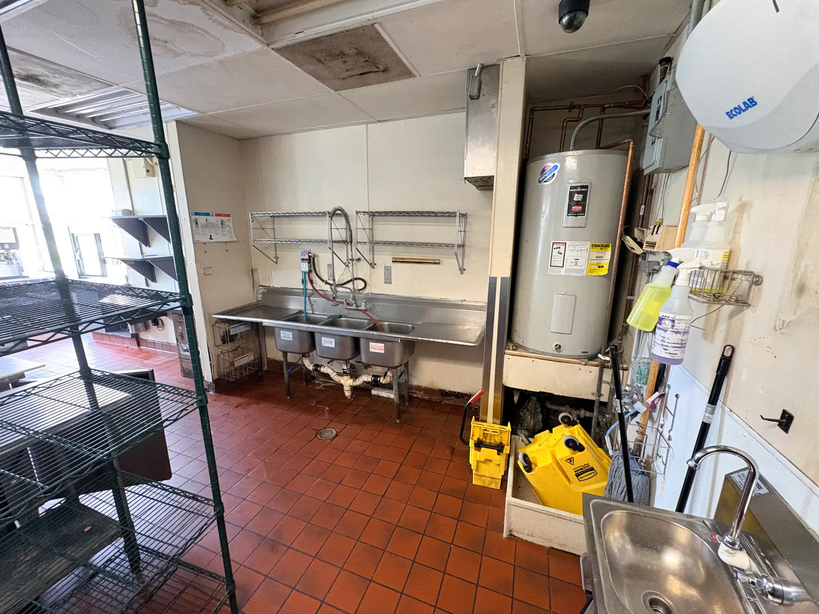 640 Lansing St, Charlotte, MI image 3