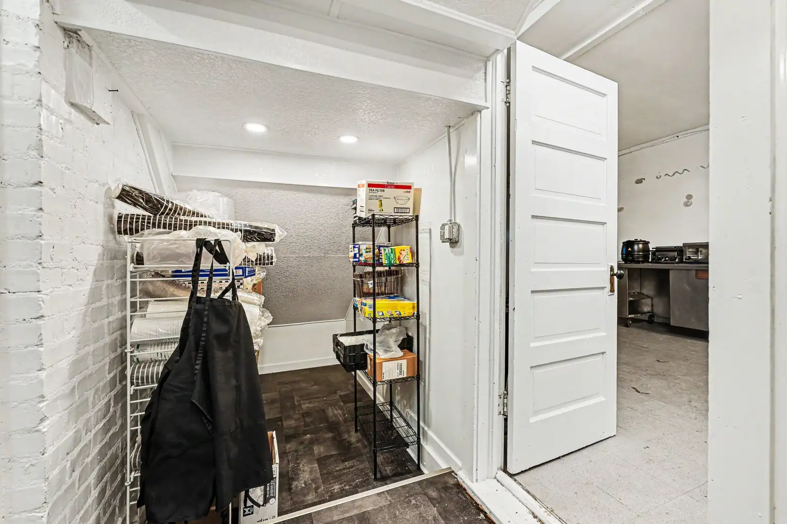 Turnkey Eatery In Kent City! image 15