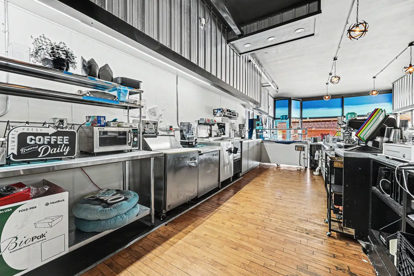 Turnkey Eatery In Kent City! image 9