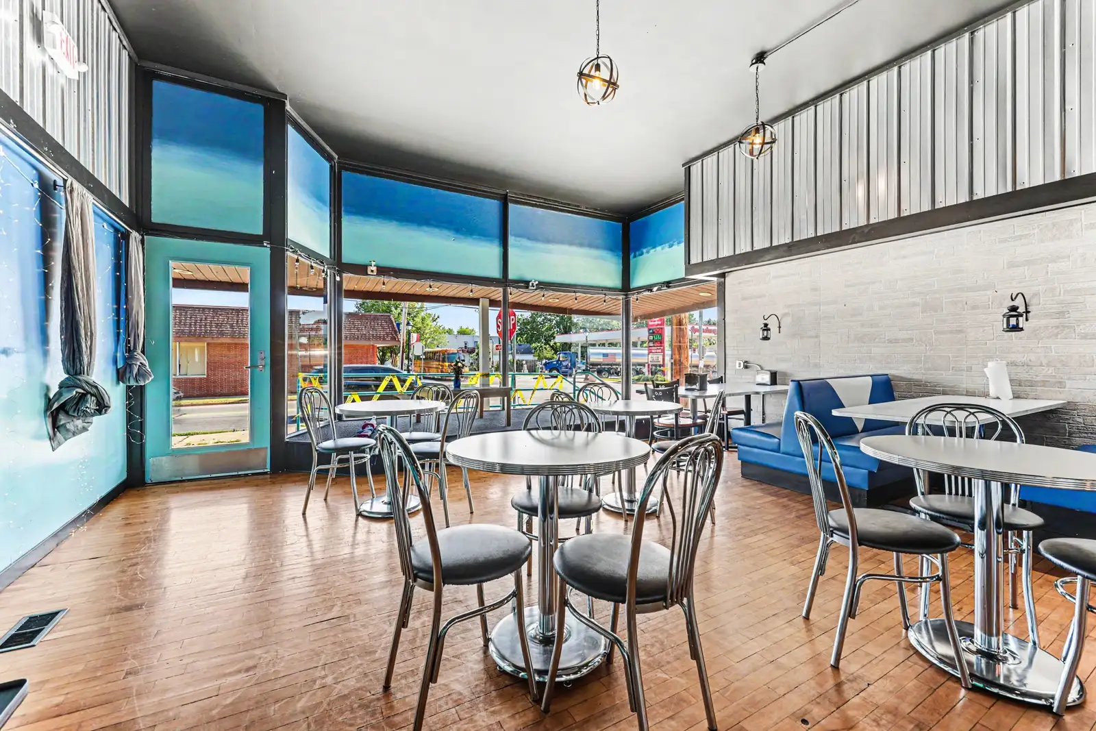 Turnkey Eatery In Kent City! image 1