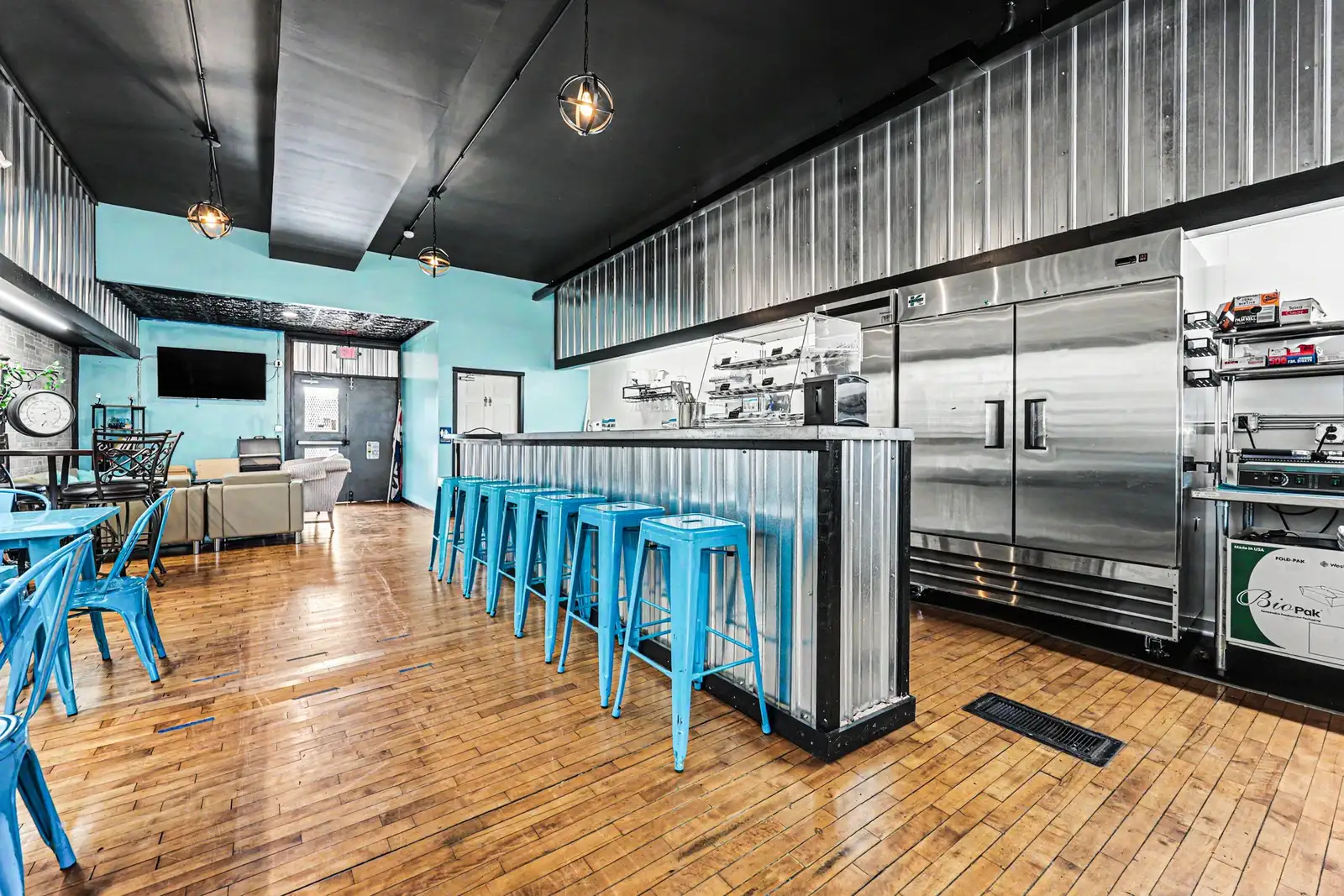 Turnkey Eatery In Kent City! image 8