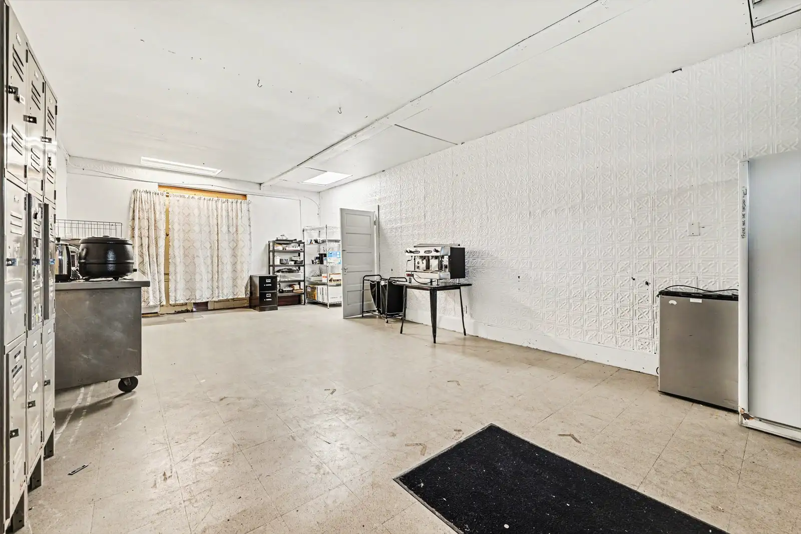 Turnkey Eatery In Kent City! image 14