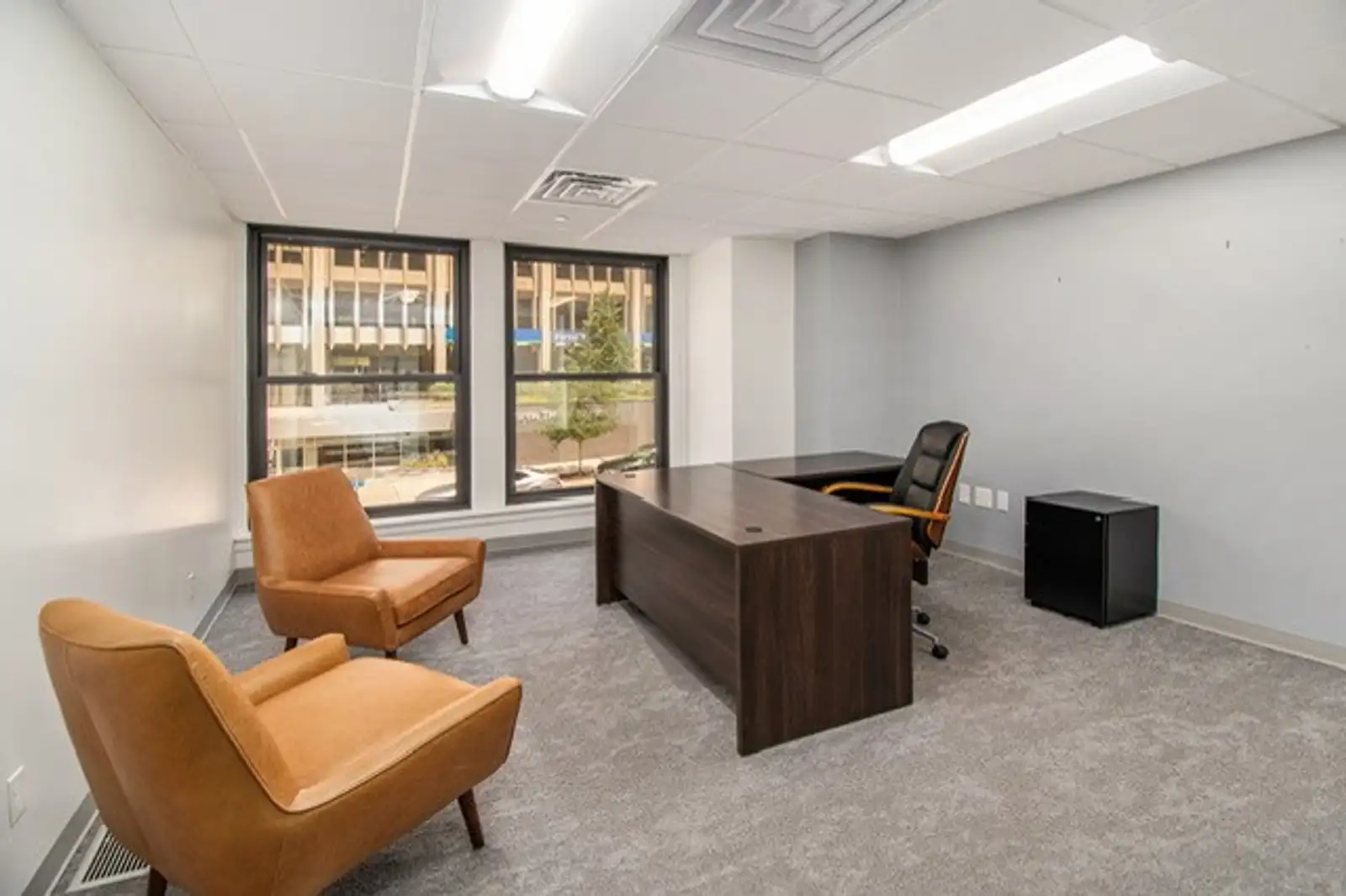 161 Ottawa Ave NW. Suites for Lease image 6
