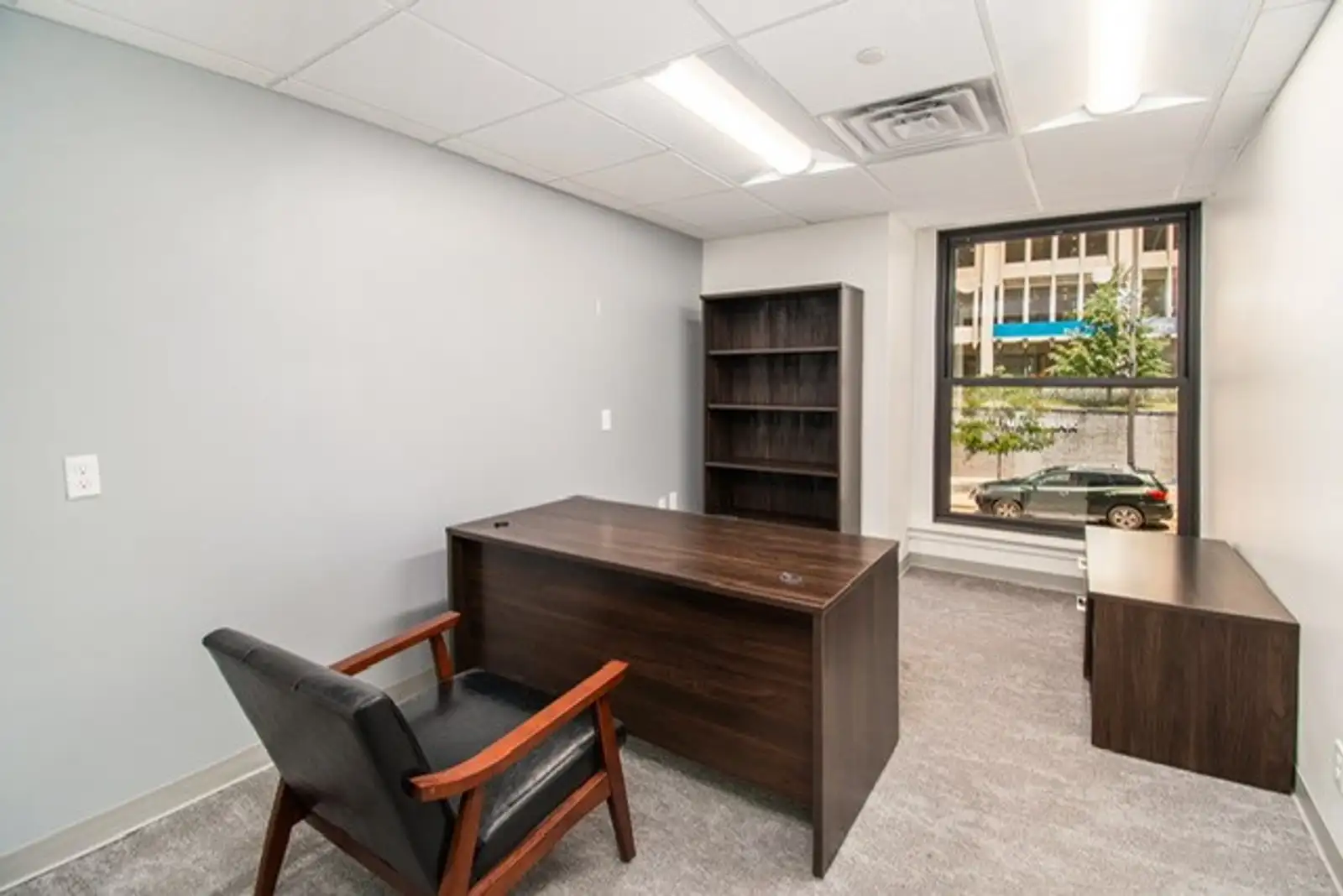 161 Ottawa Ave NW. Suites for Lease image 9