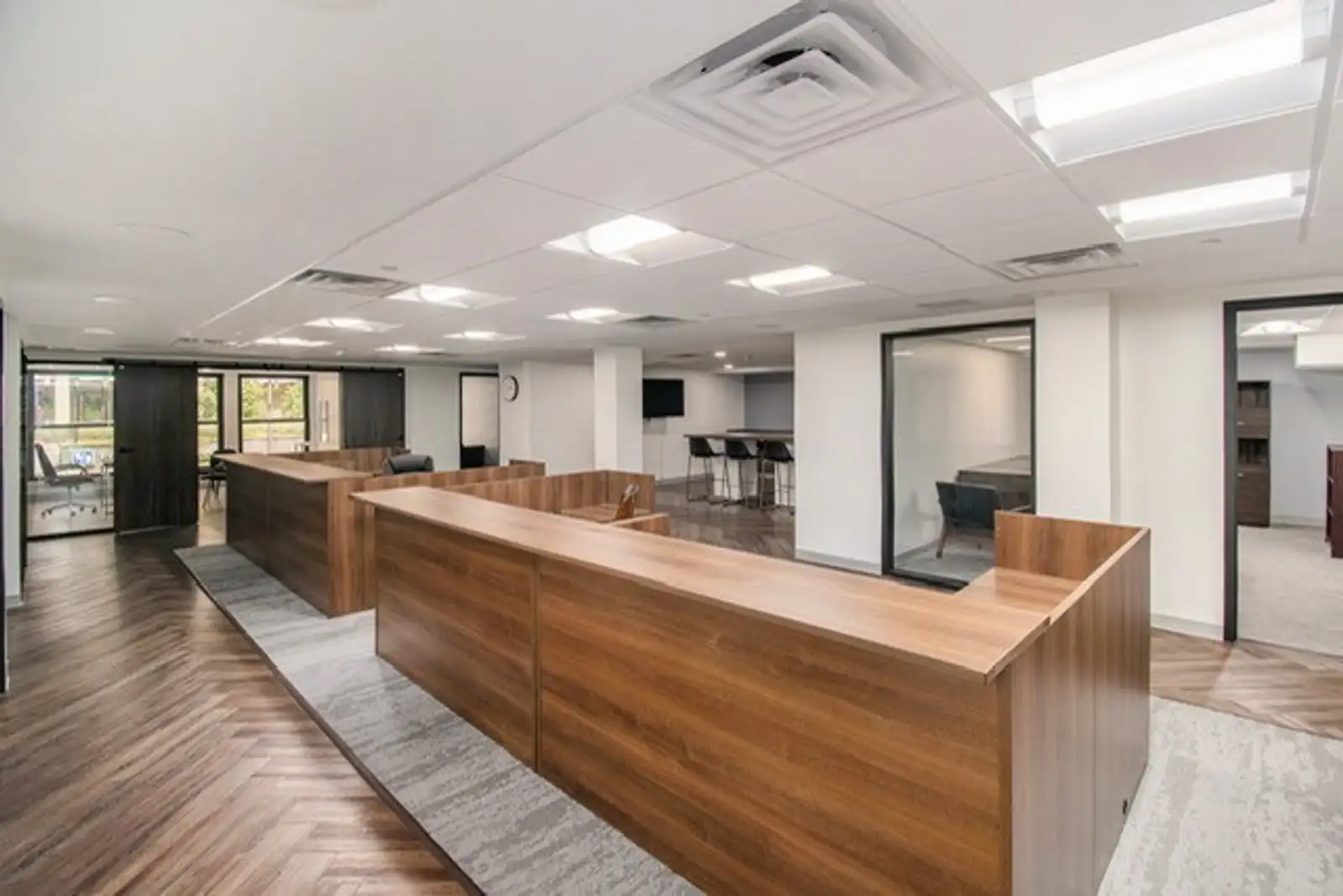 161 Ottawa Ave NW. Suites for Lease image 12