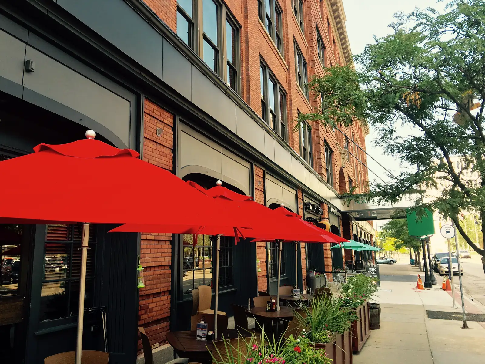 161 Ottawa Ave NW. Suites for Lease image 4