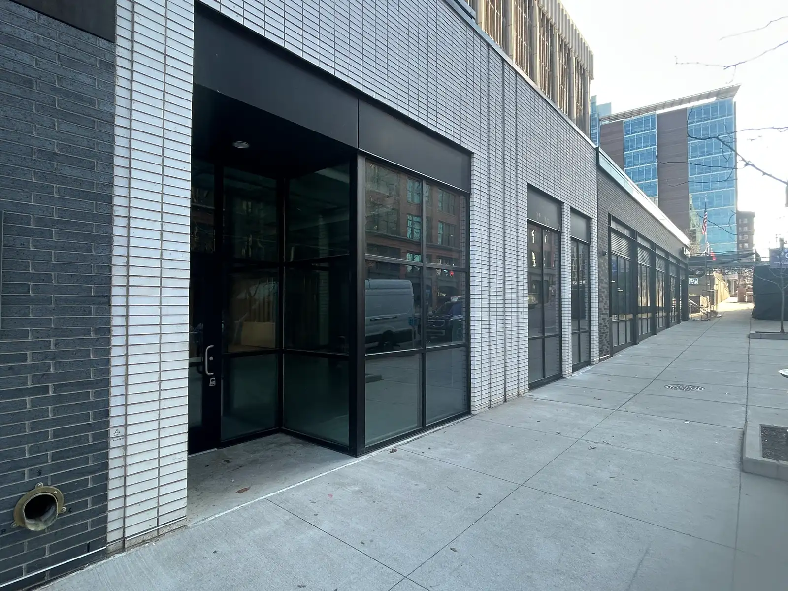 111 Lyon St NW image 4