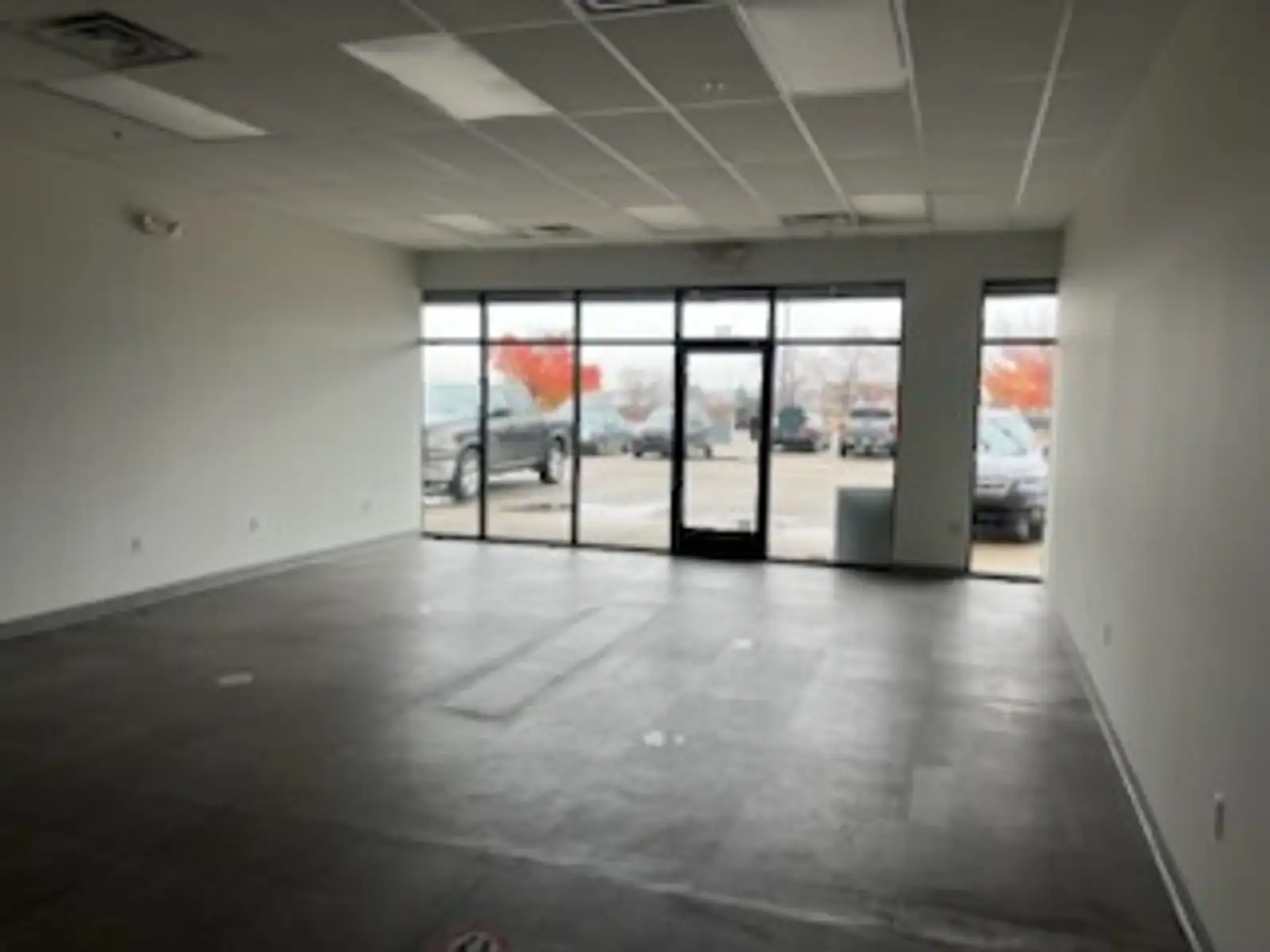 Lakes Crossing Retail Space image 4