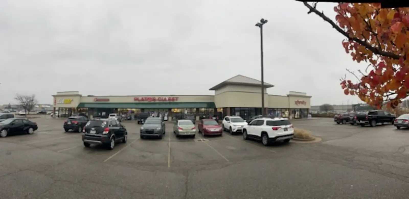Lakes Crossing Retail Space image 3