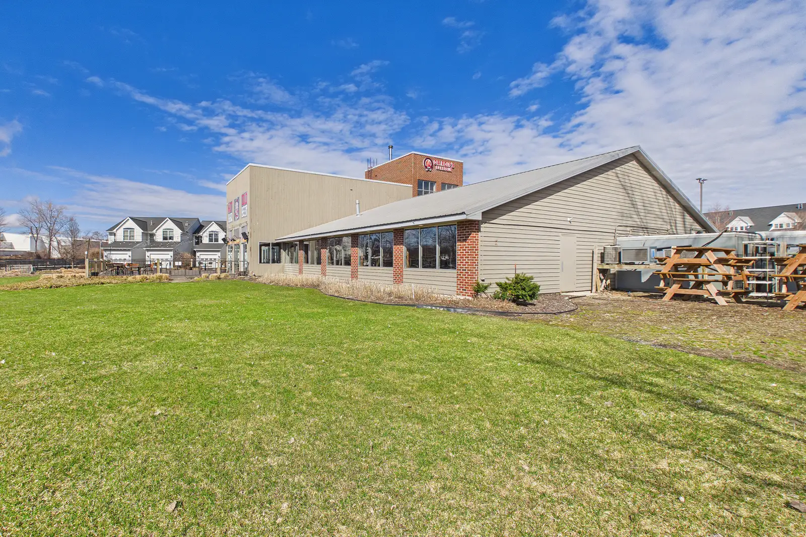 971 W Savidge St image 5