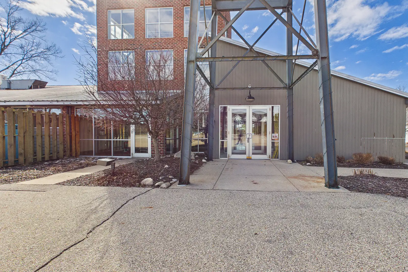 971 W Savidge St image 4