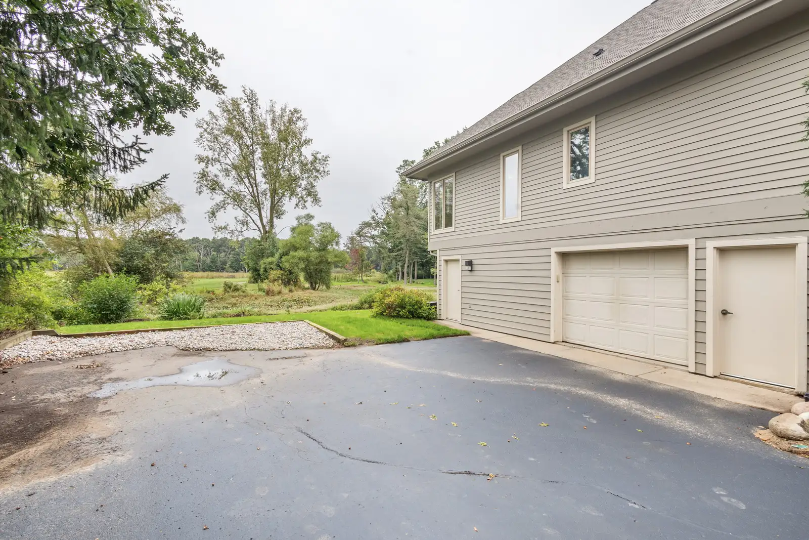 3850 Glenkerry Ct image 9