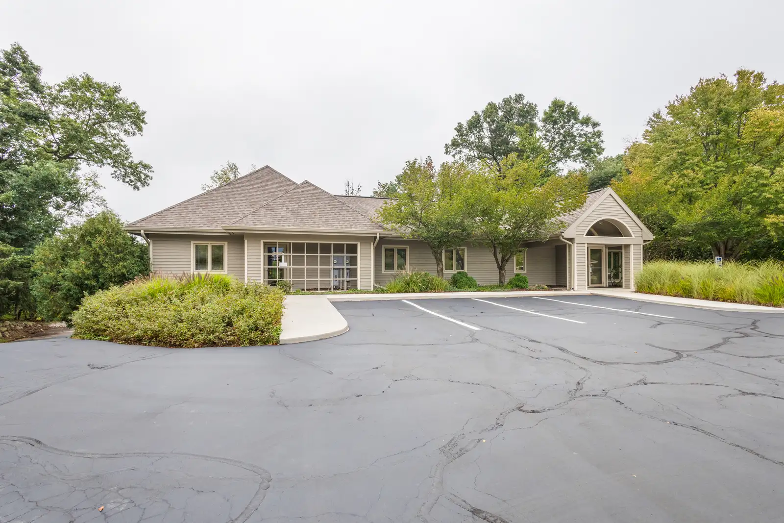 3850 Glenkerry Ct image 1
