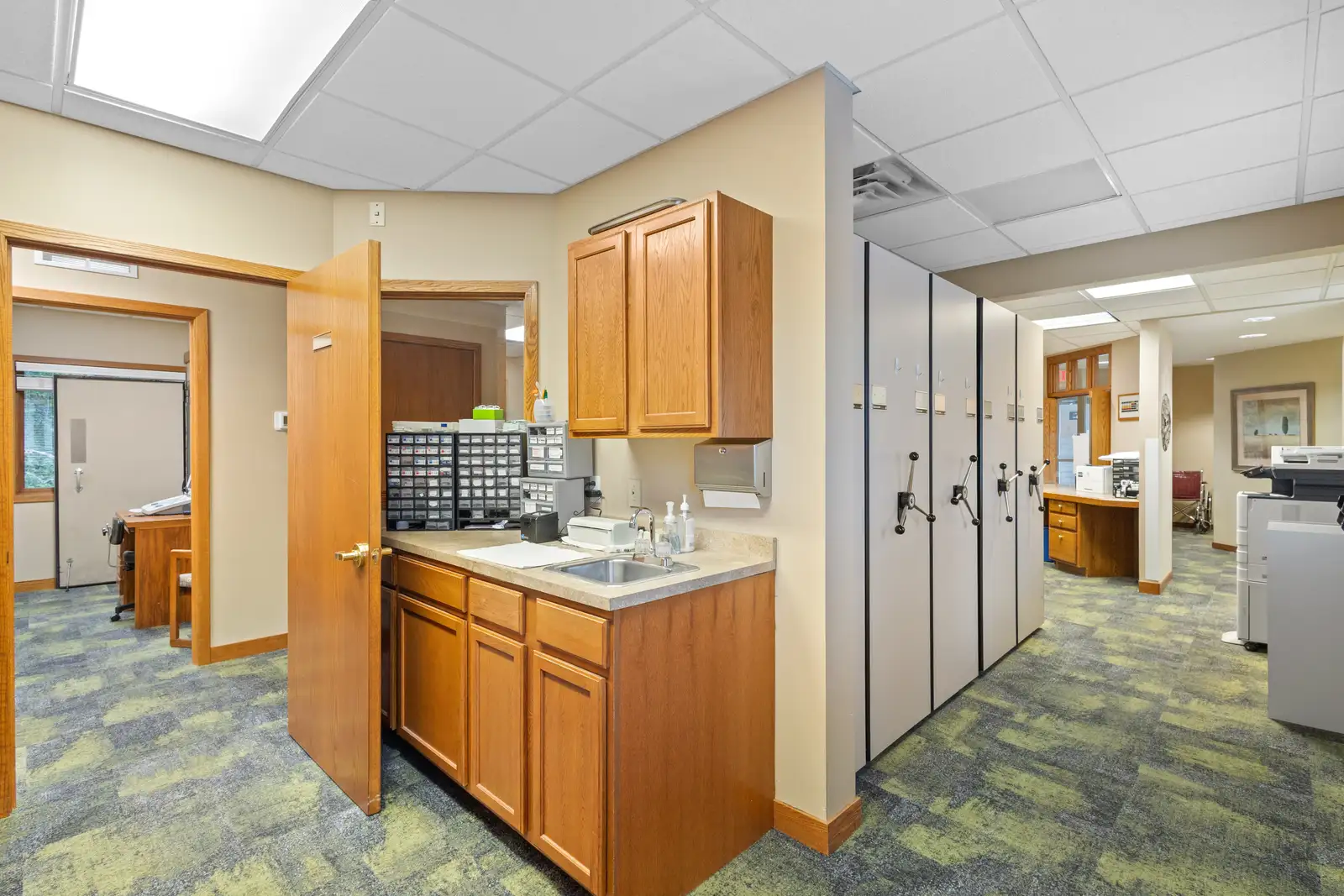 3850 Glenkerry Ct image 30