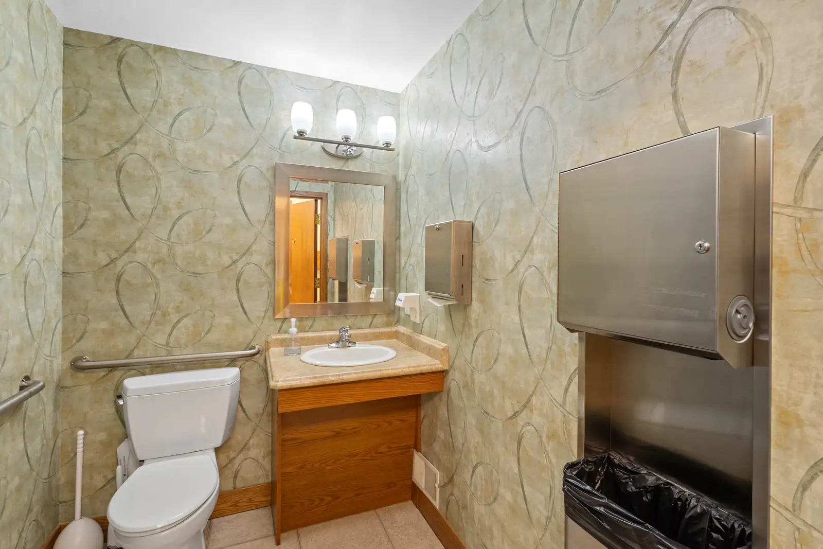 3850 Glenkerry Ct image 20