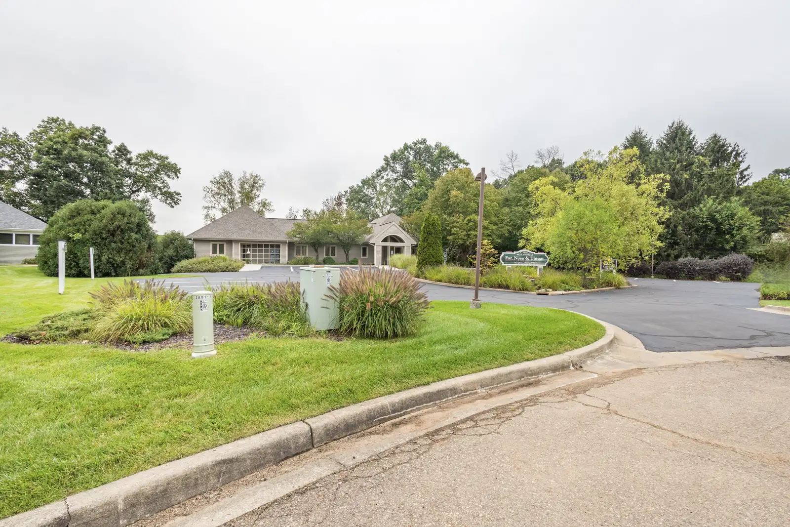 3850 Glenkerry Ct image 2