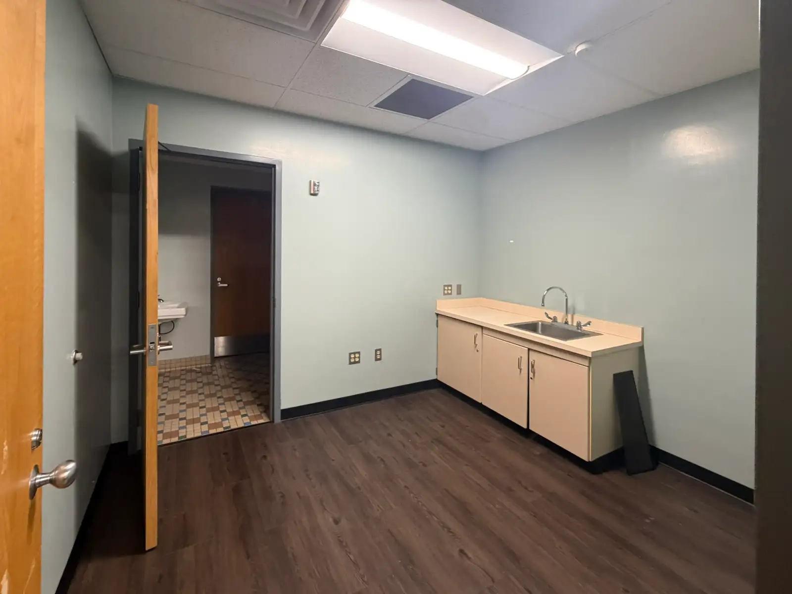 300 E Cass St image 17