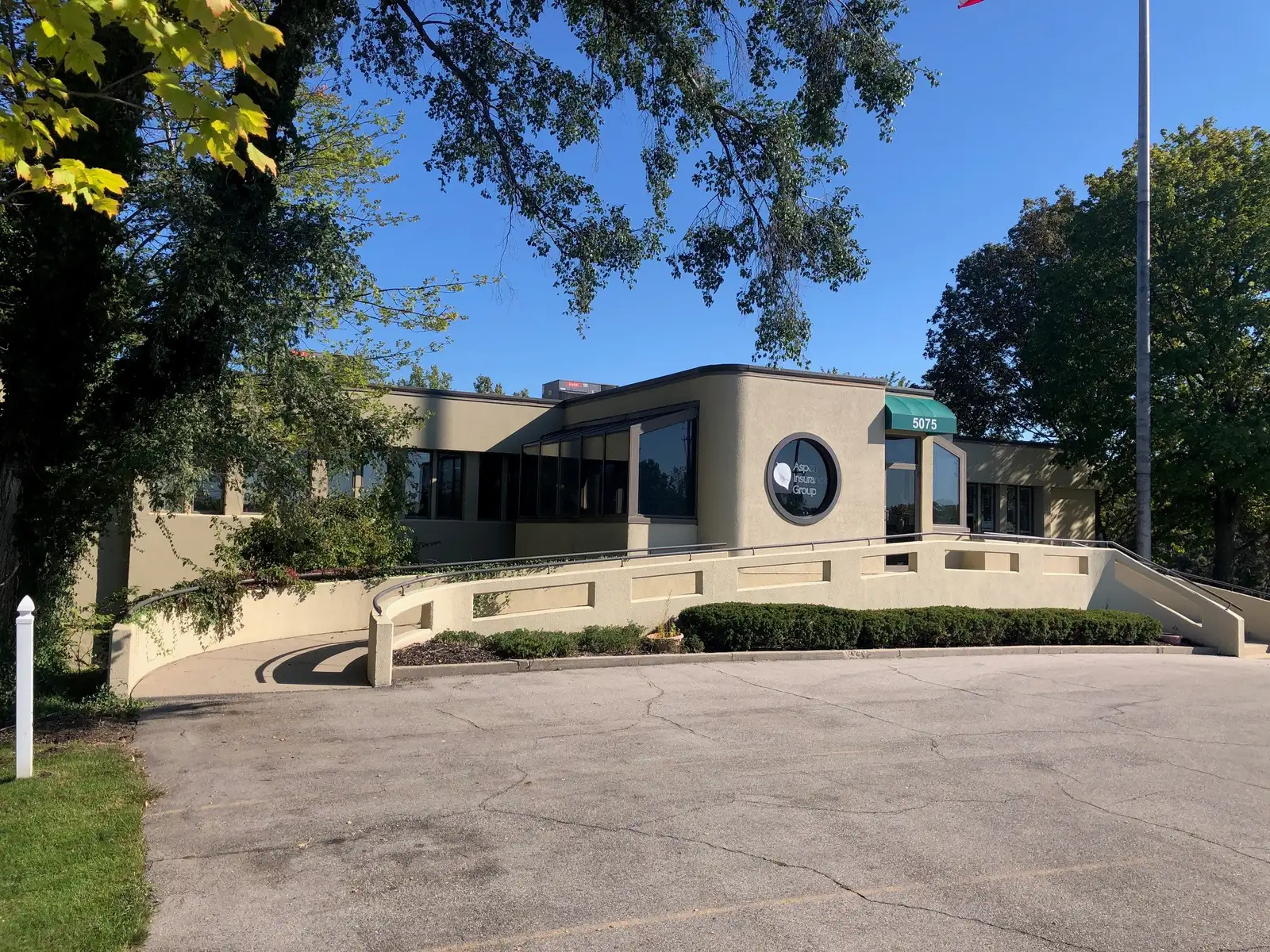 5075 Cascade SE - Suite B image 1