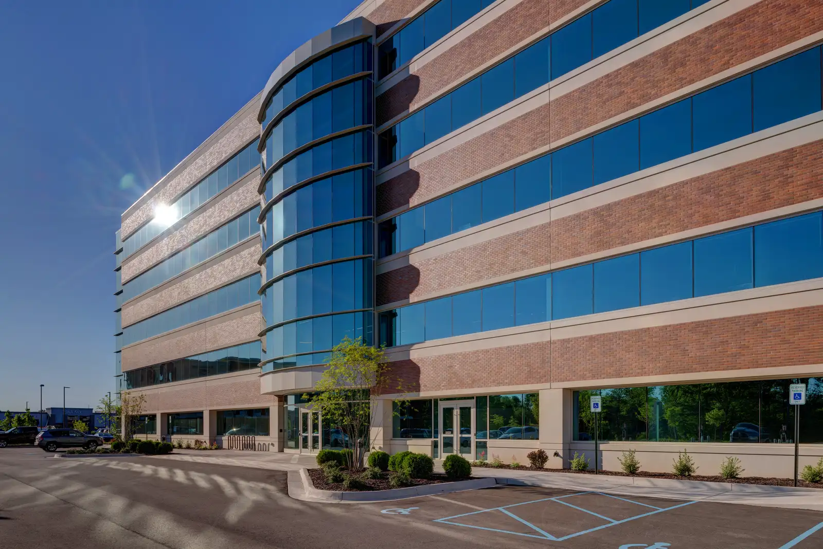 650 Trade Centre image 2