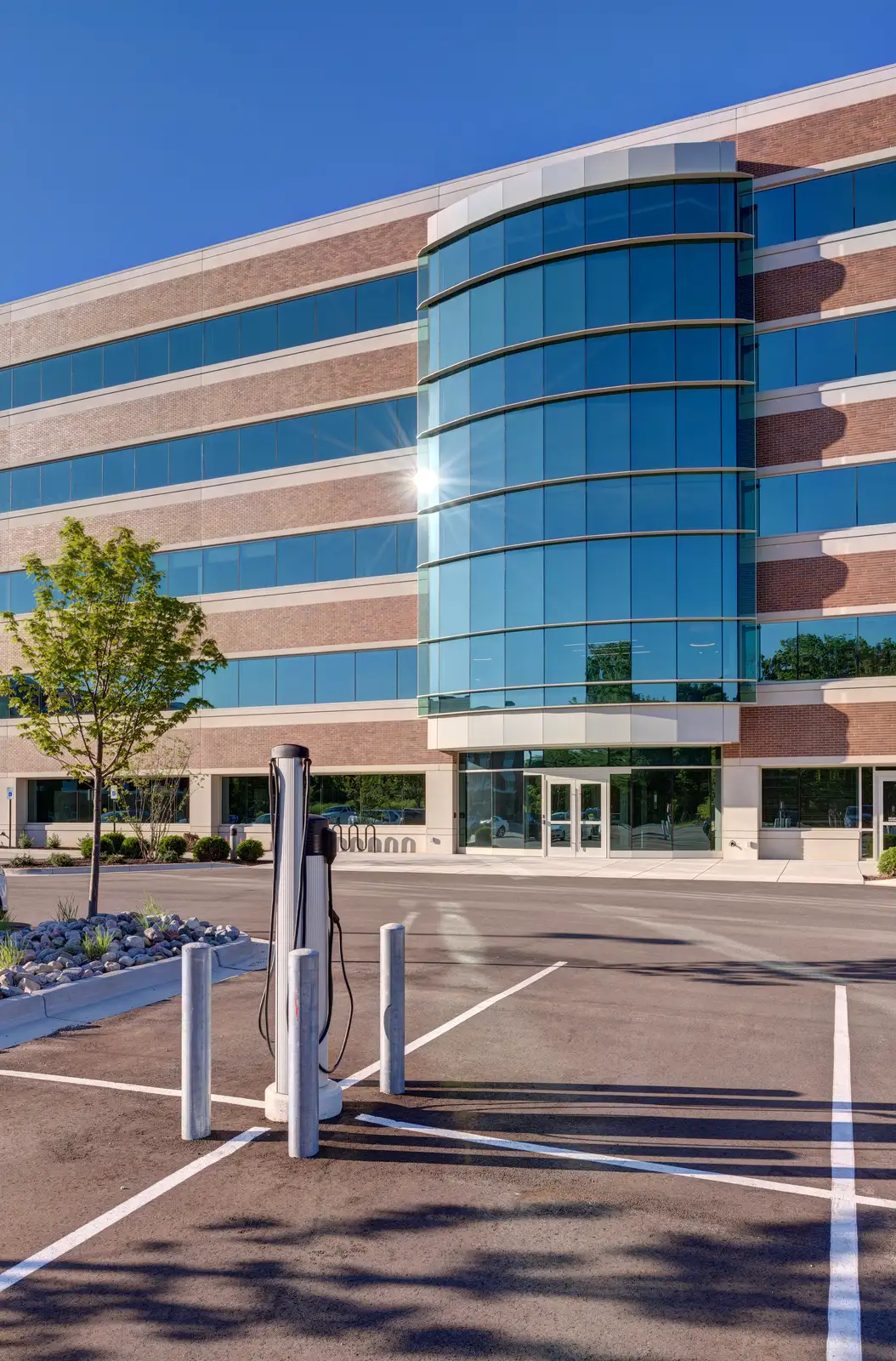 650 Trade Centre image 8
