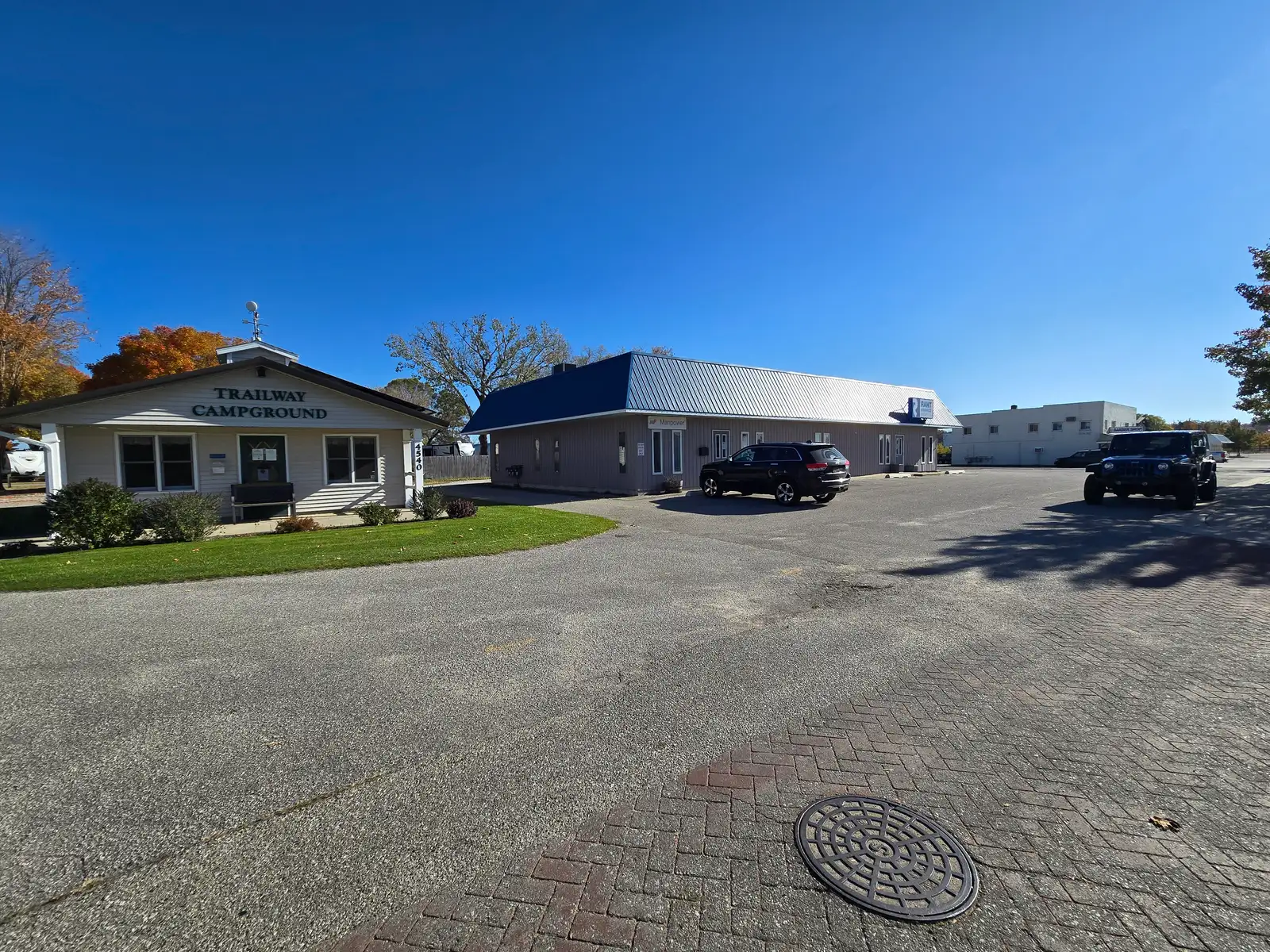 4534 Dowling St image 3
