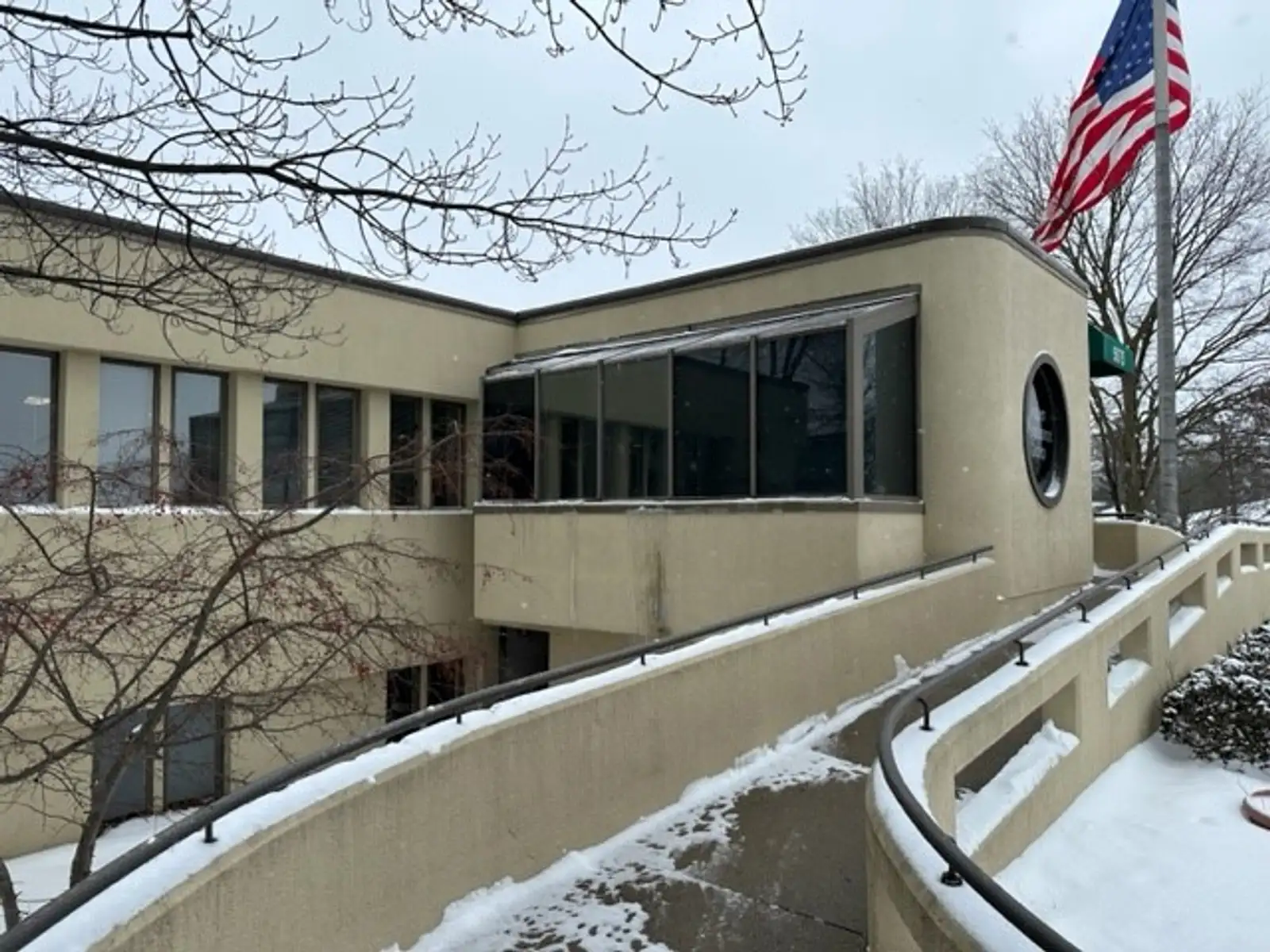 Premier General Office Suite along Cascade corridor image 25