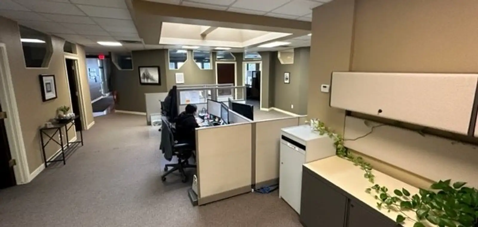 Premier General Office Suite along Cascade corridor image 18