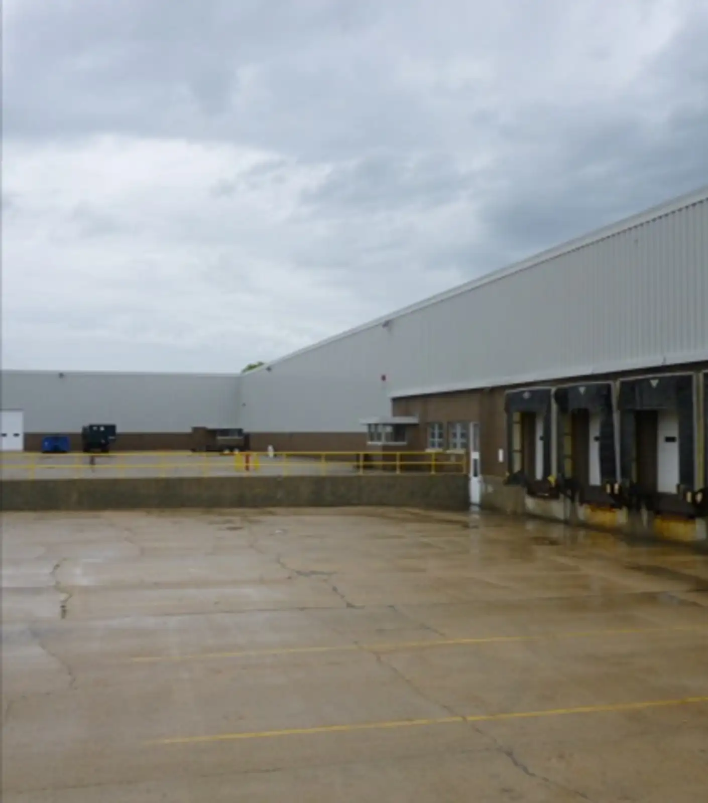 41,603 SF Available with 4 Docks & 26' Ceiling Height image 10