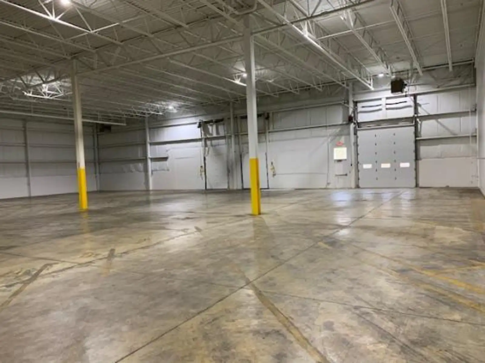 41,603 SF Available with 4 Docks & 26' Ceiling Height image 4