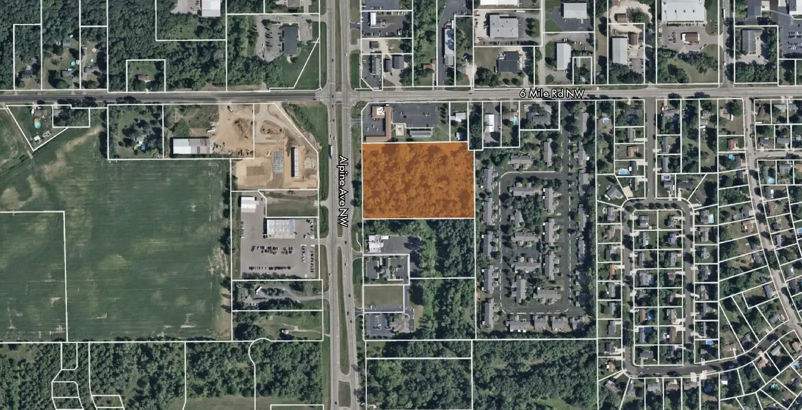 5120 Alpine Ave NW, Comstock Park, MI 49321