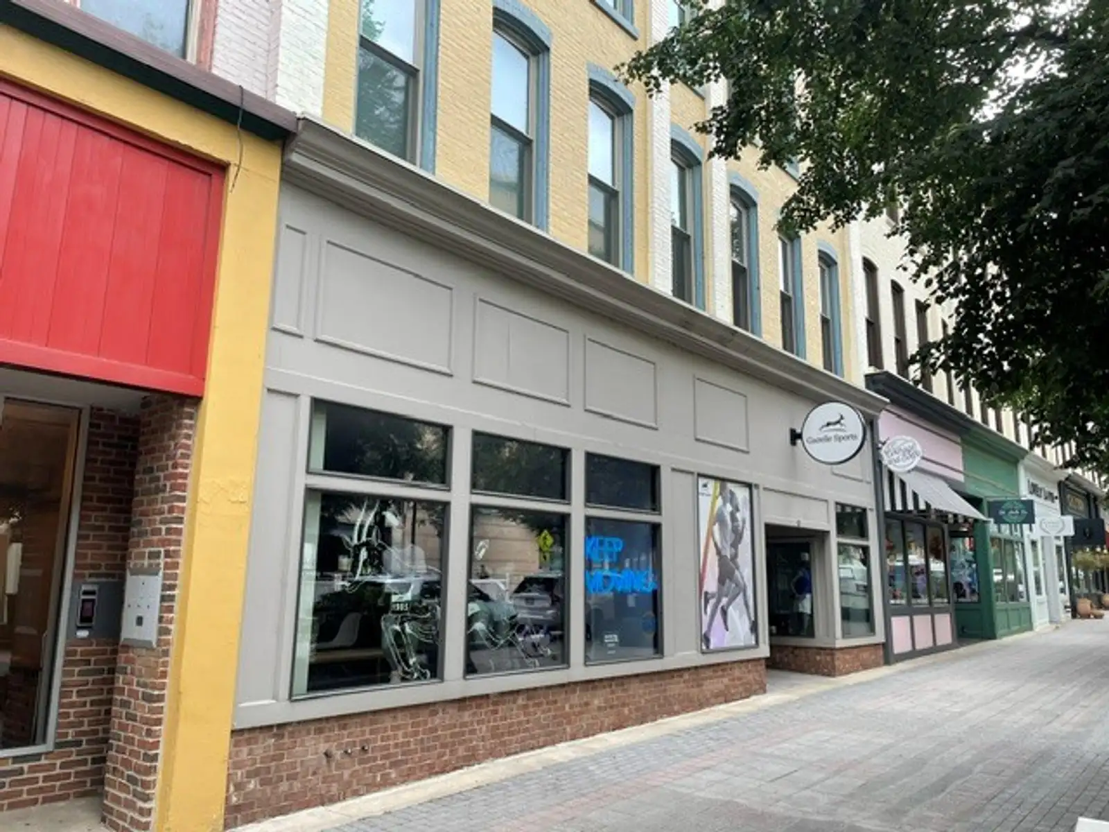 52 Monroe Ave NW image 3