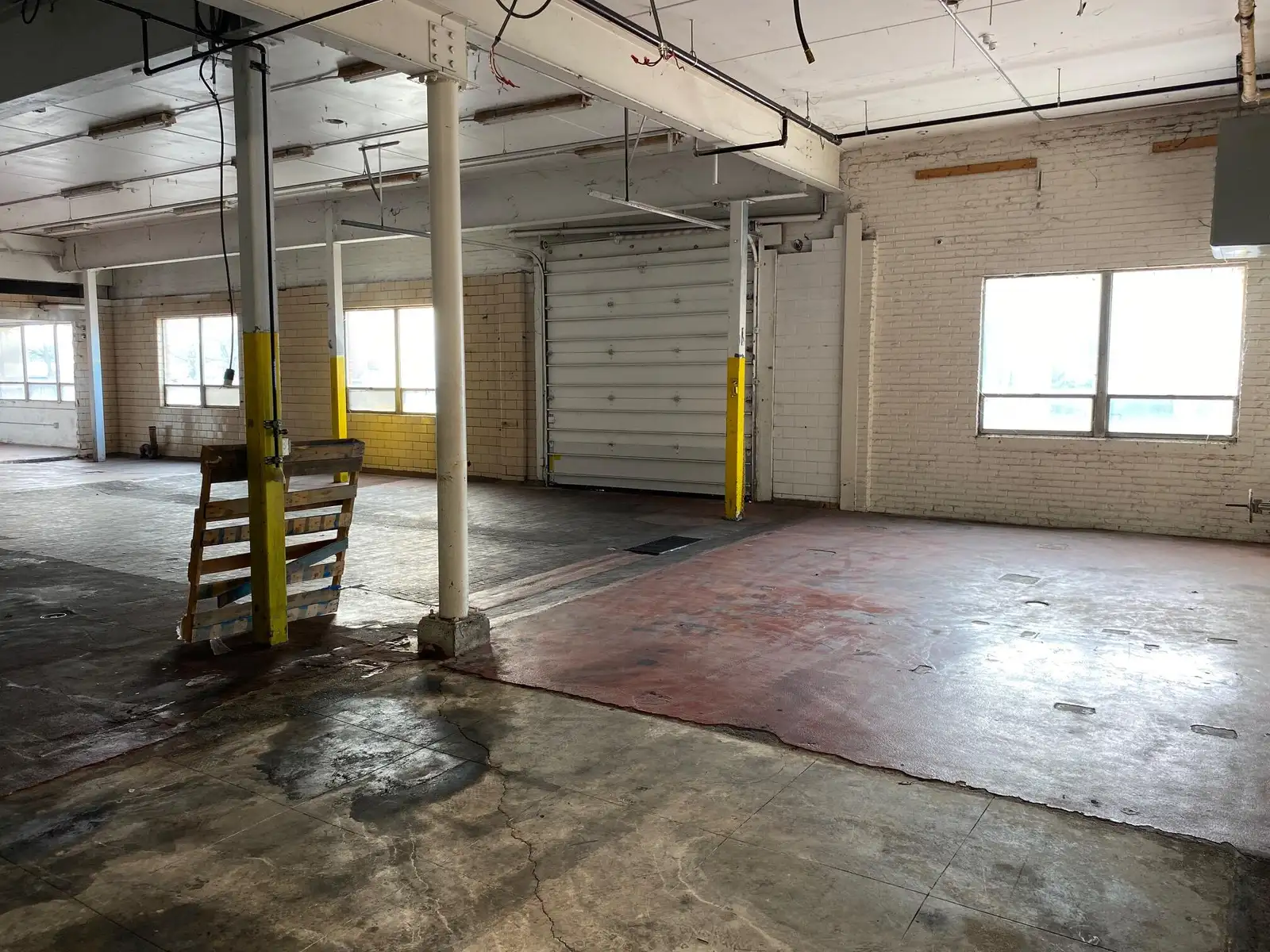 Light Mfg / Warehousing / Retail - 76225 Sq. Ft. image 11