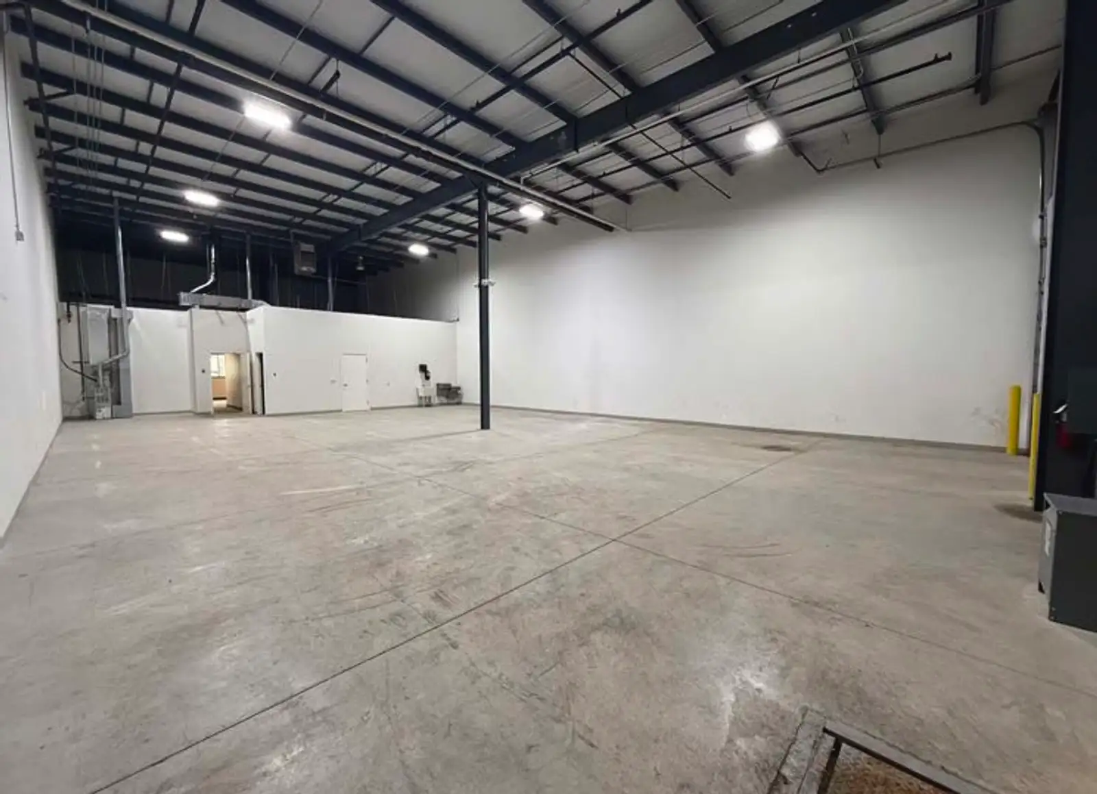 3390 Broadmoor Ave SE image 7