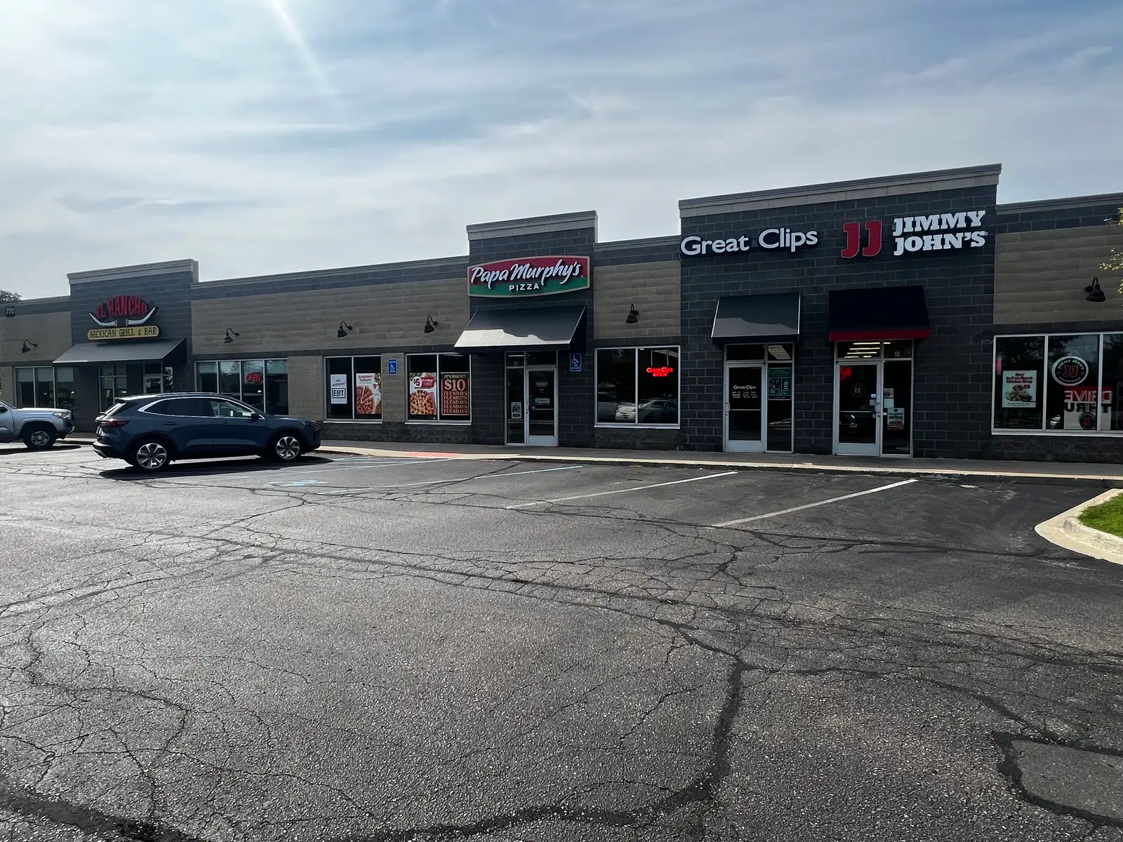 770 E 16Th St, Holland, MI 49423
