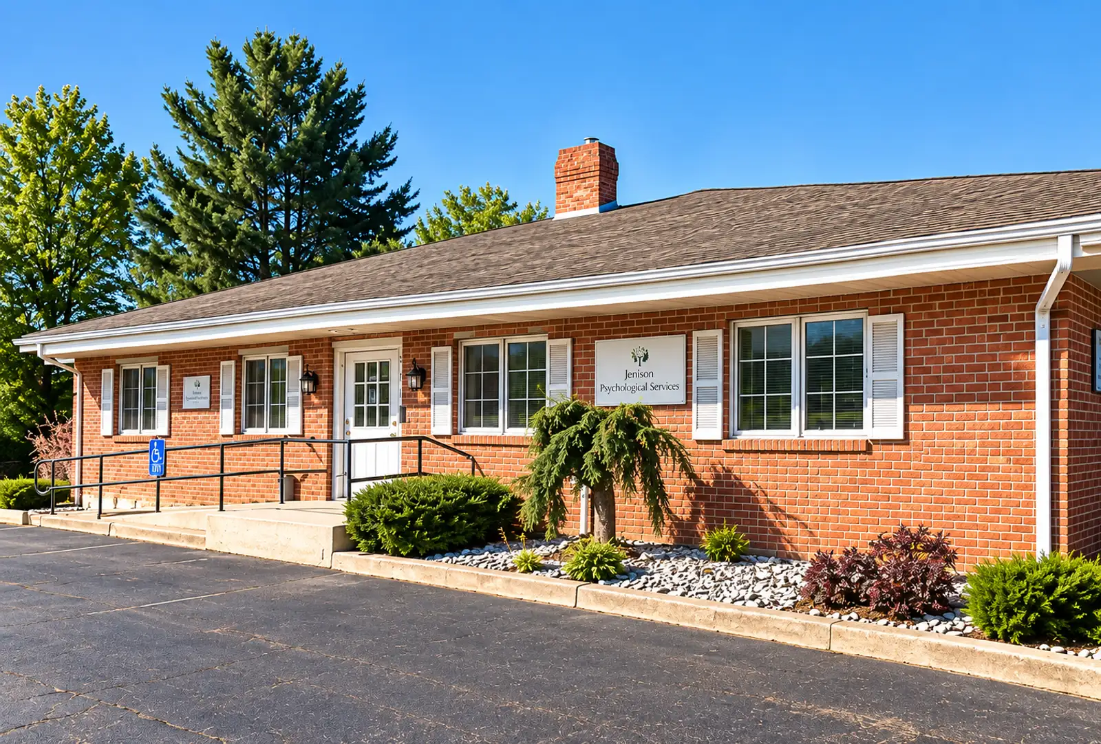 1832 Baldwin St, Jenison, MI 49428