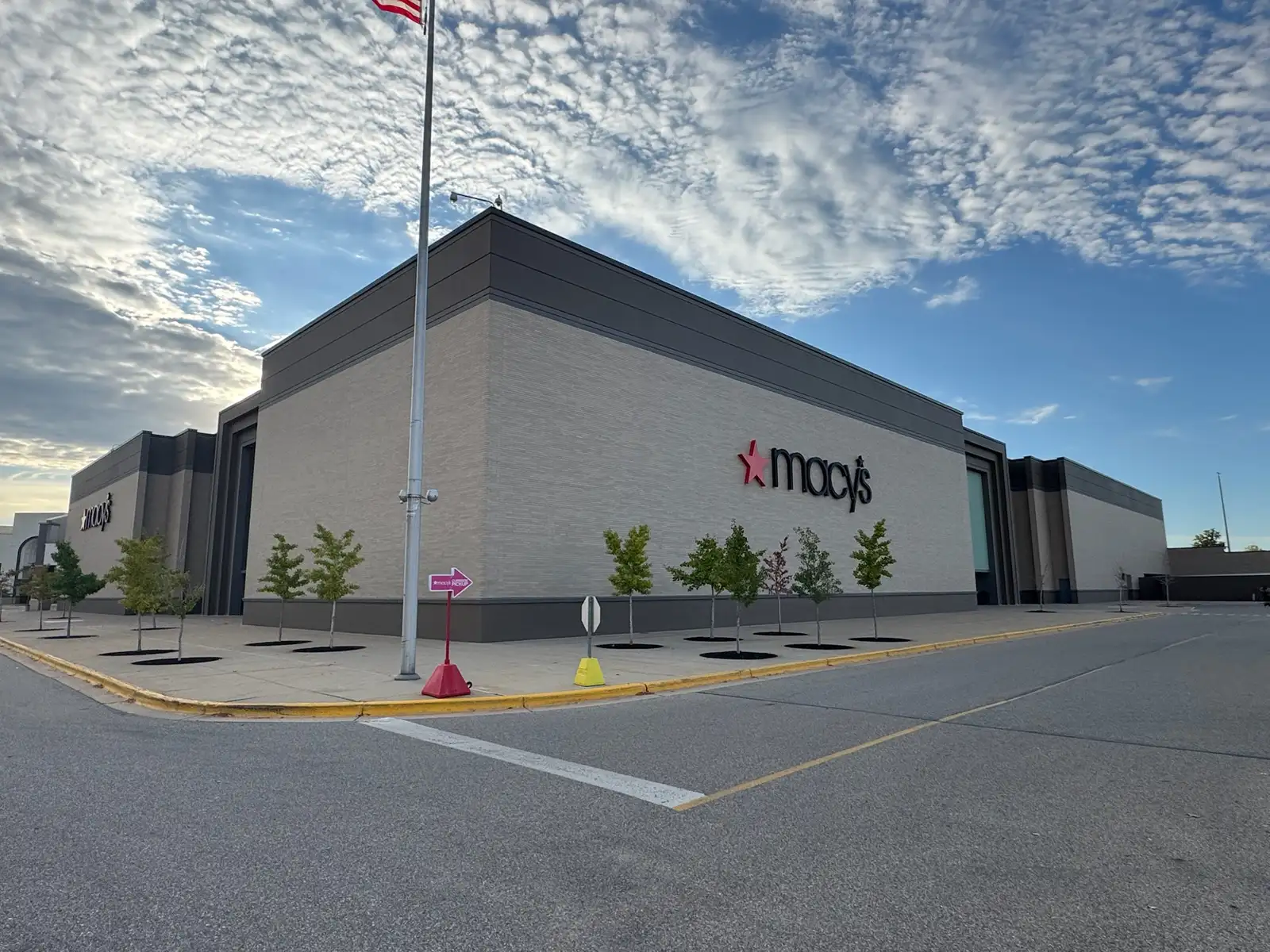 3850 Rivertown Pkwy, Grandville, MI 49418