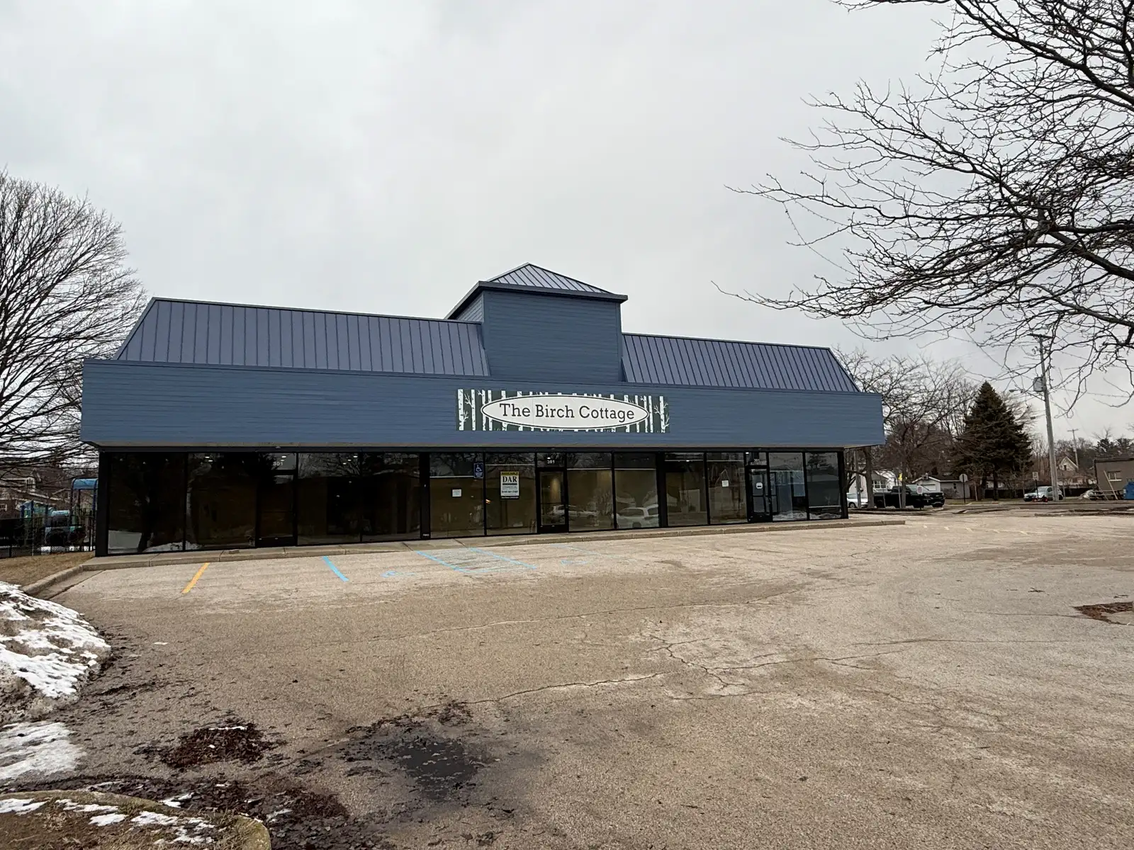 301 W Savidge St, Spring Lake, MI 49456