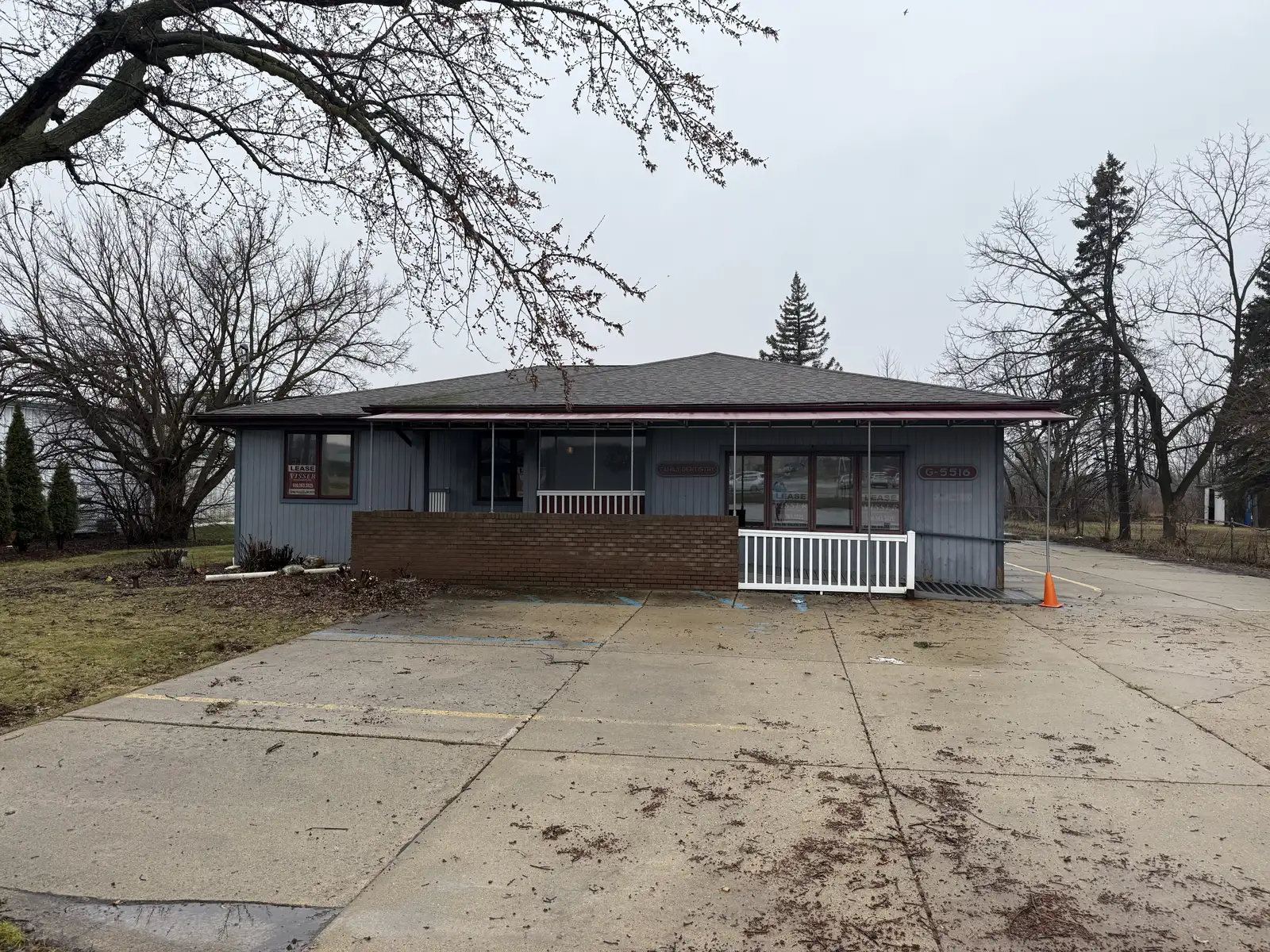 5516 Torrey Rd, Flint, MI 48507