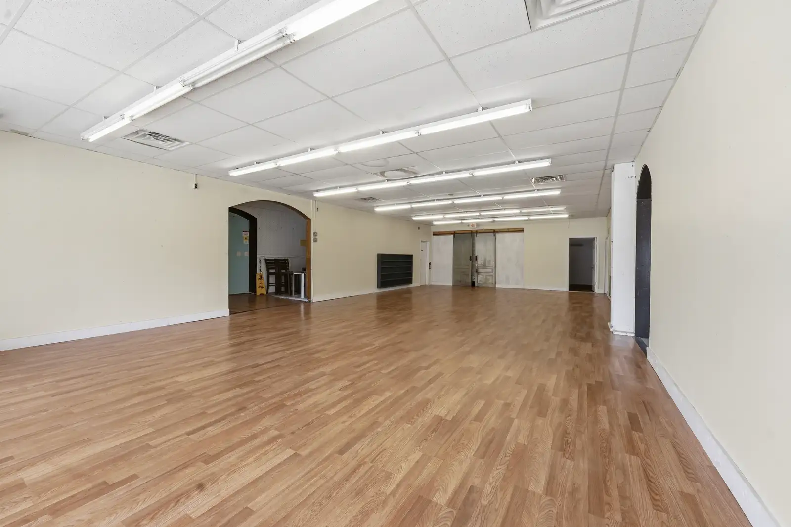 Office/Retail in Kent City! image 3