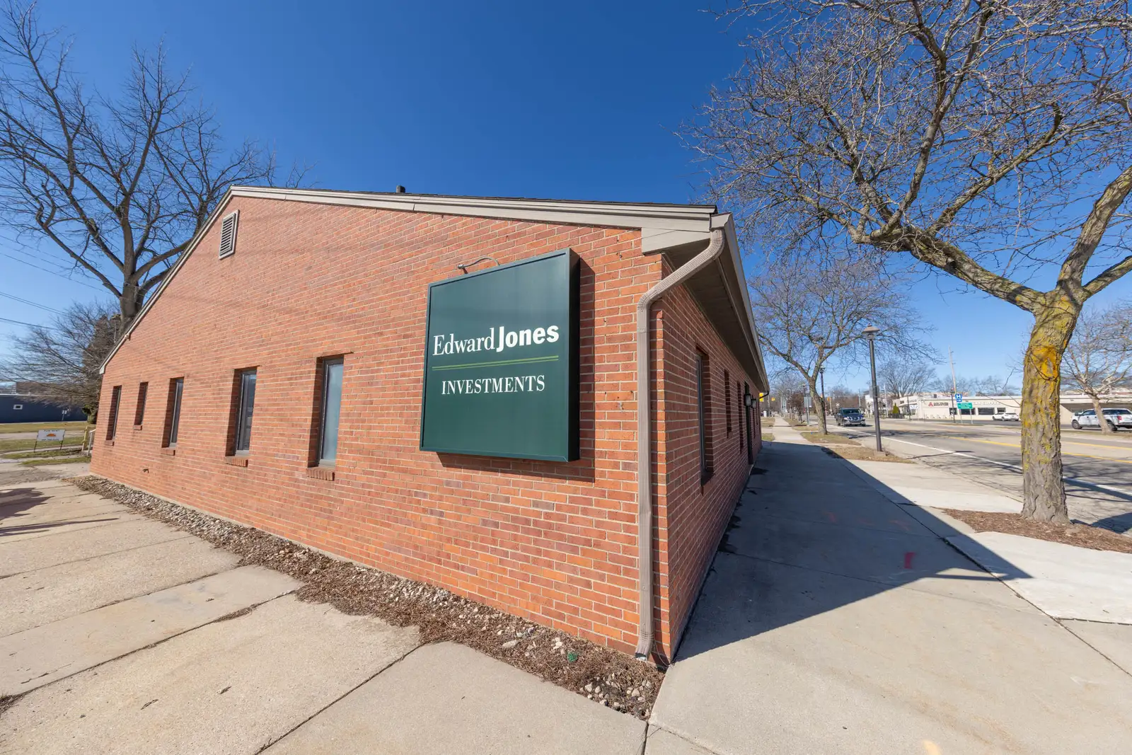 303 W Superior St image 2