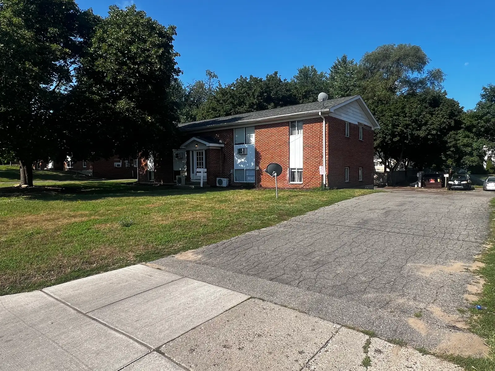 3253 & 3275 Charlesgate Ave SW image 3