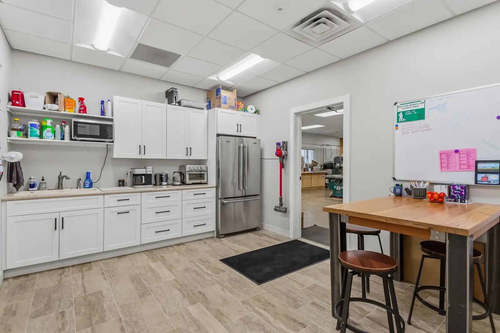 850 Maple Ave image 32