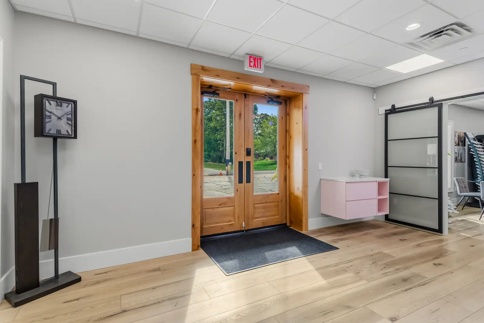 850 Maple Ave image 23