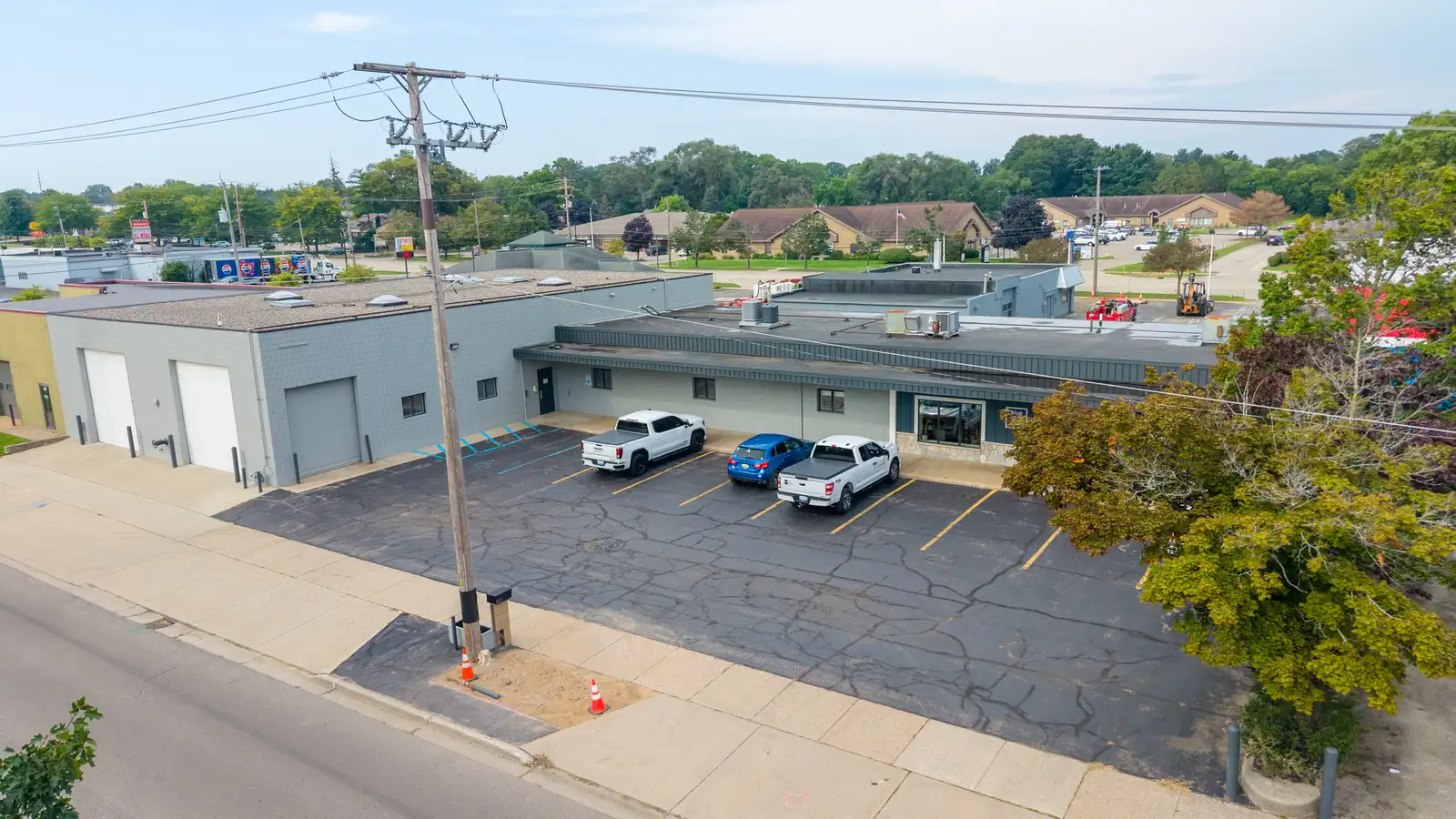 850 Maple Ave image 7