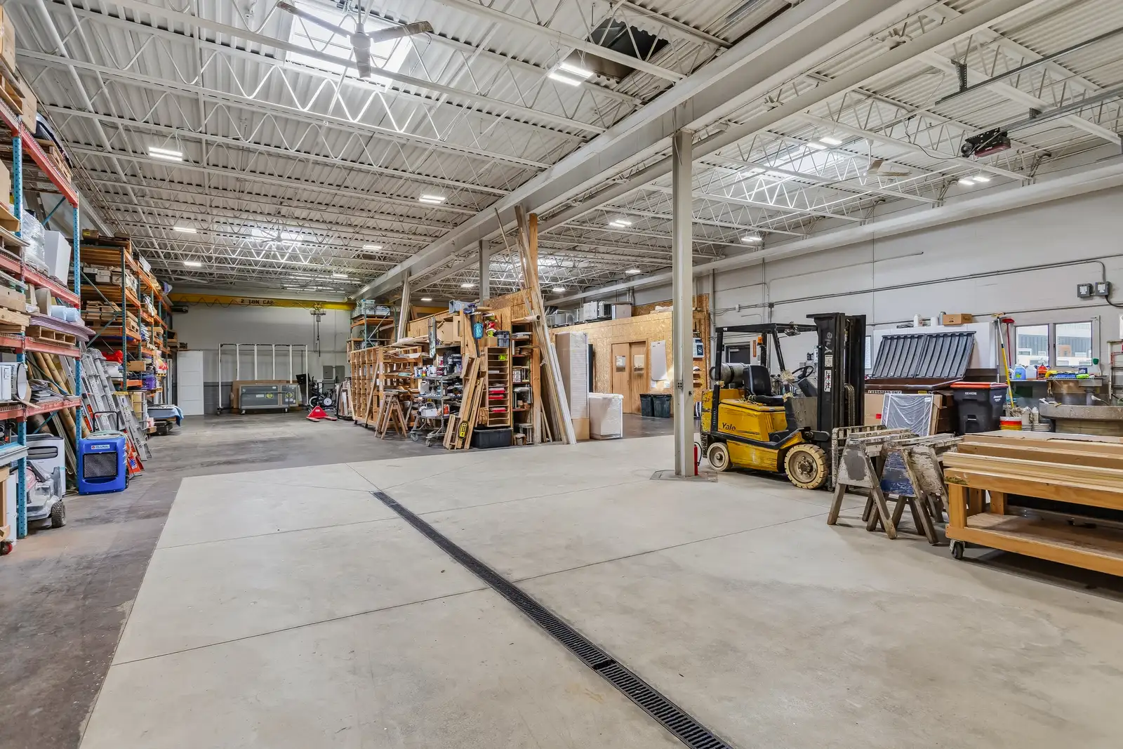 850 Maple Ave image 35