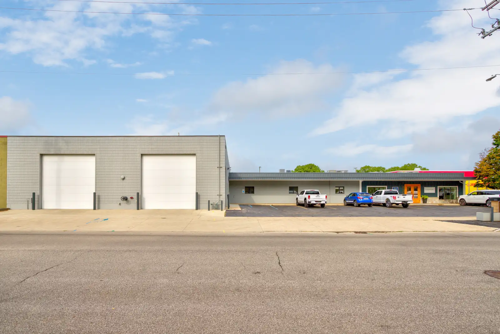 850 Maple Ave image 9